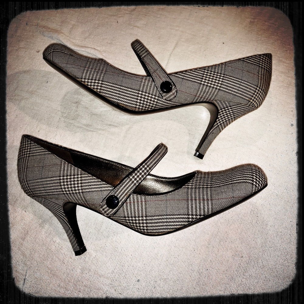 Size 8 Almost Vintage Sam & Libby High Heels